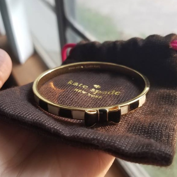 kate spade Jewelry - Kate Spade Take a Bow Bangle